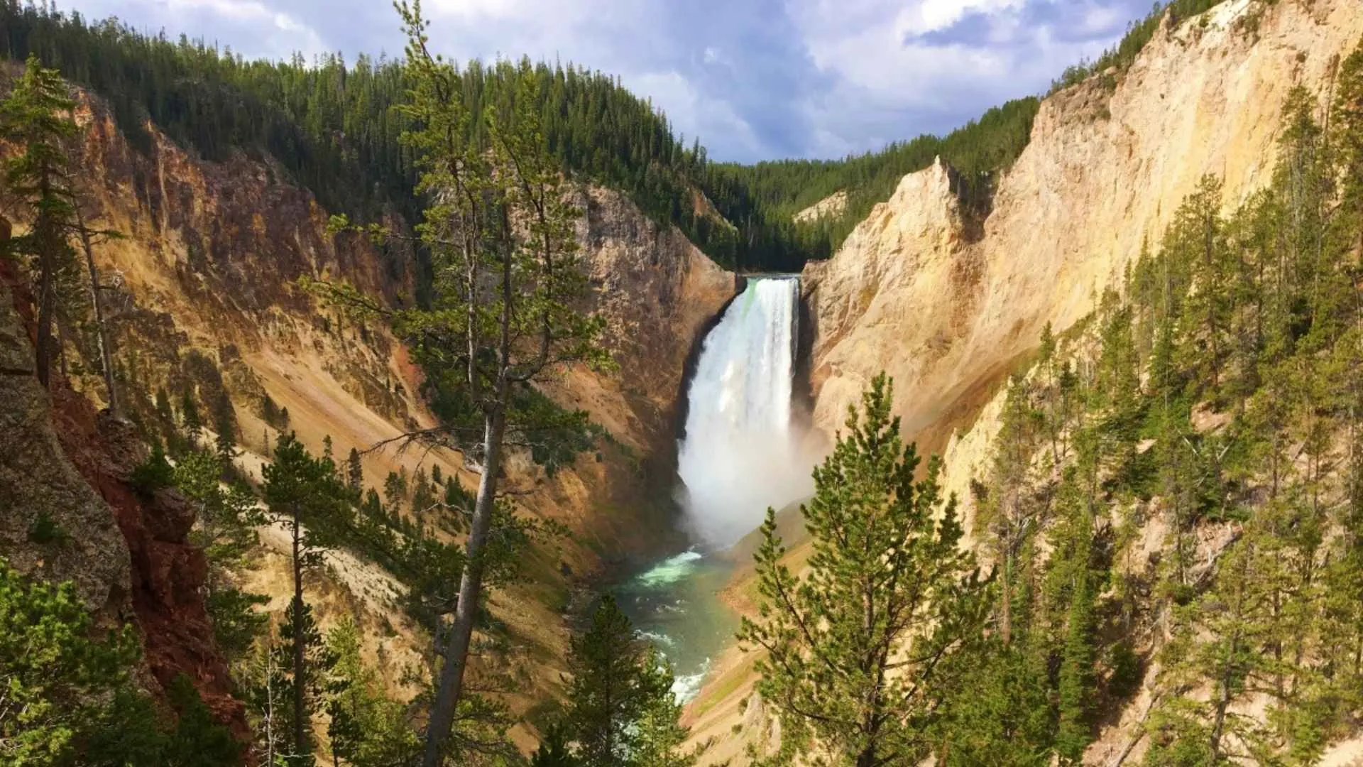 Lower Yellowstone Falls Wyoming beautiful waterfalls