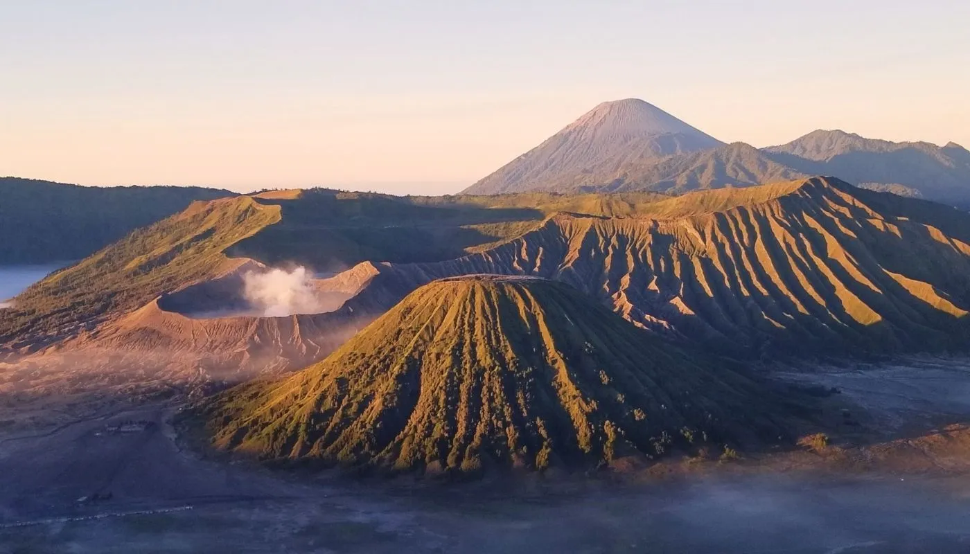 https://thecuratedtravelist.com/mount-bromo-volcano-sunrise-hike-indonesia/