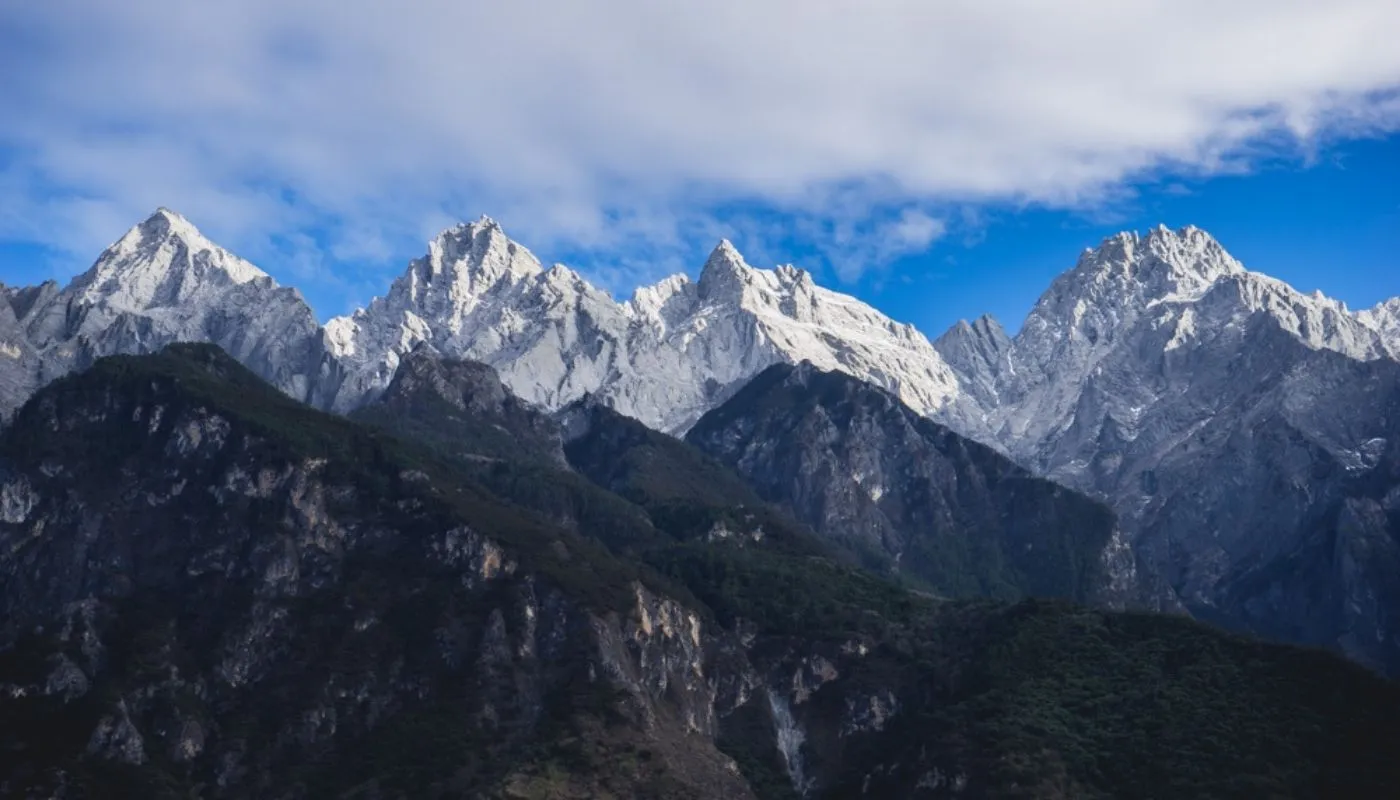 beautiful Tiger Leaping Gorge hike