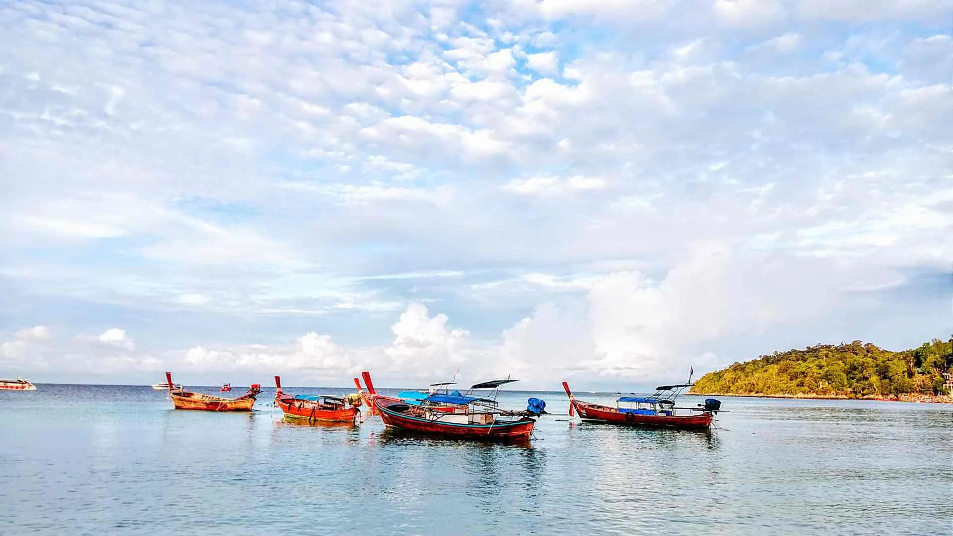 Koh Lipe Island boats