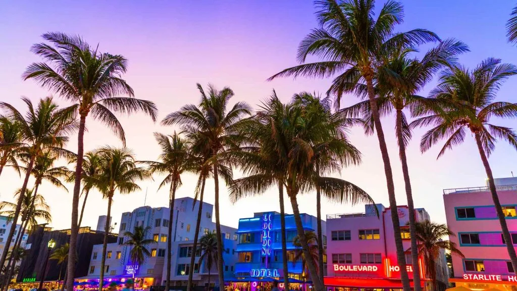 Hotels Near the Miami Carnival Cruise Port-5