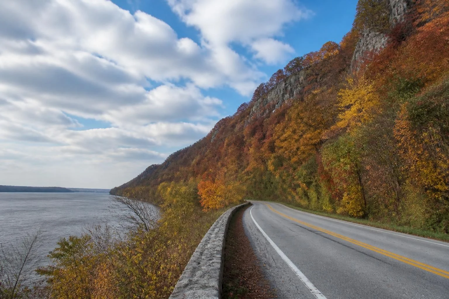 Wisconsin Great River Road beside the Mississippi River in fall