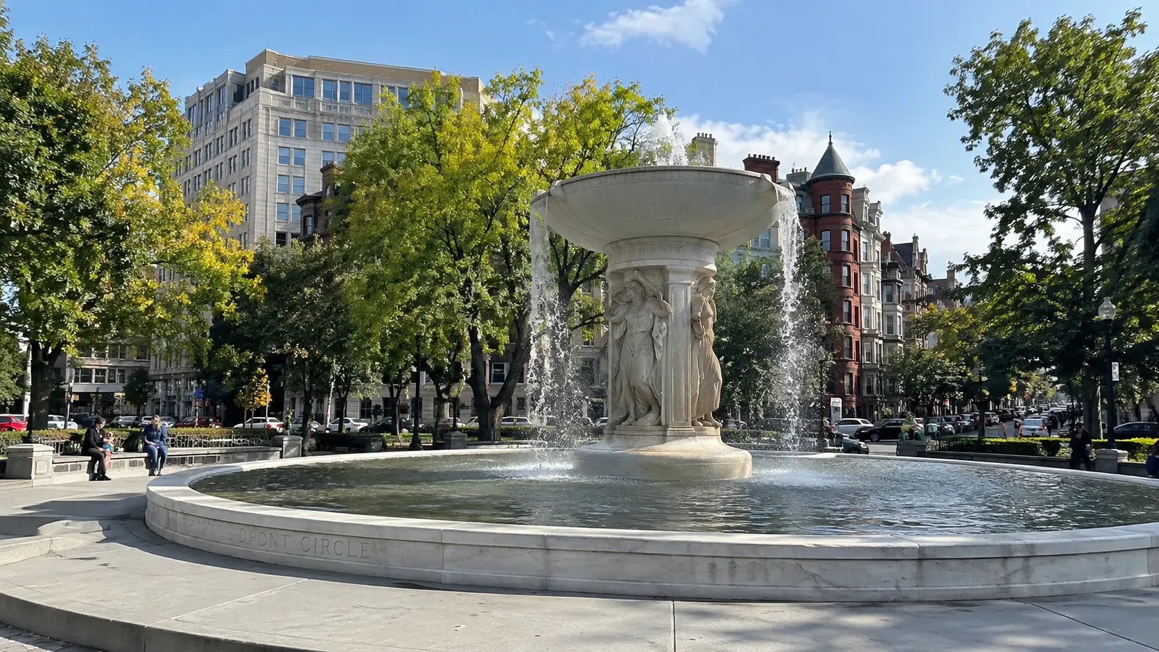 Fountain and surrounding neighborhood buildings at Dupont Circle.